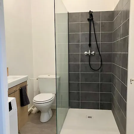 T2 Le Moderne • Netflix • Parking • Gare *